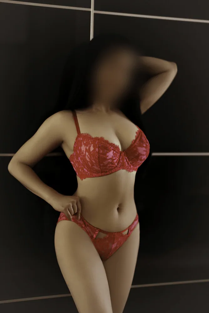 Clementine, French massage therapist in Oud-Zuid, Amsterdam · photo 2